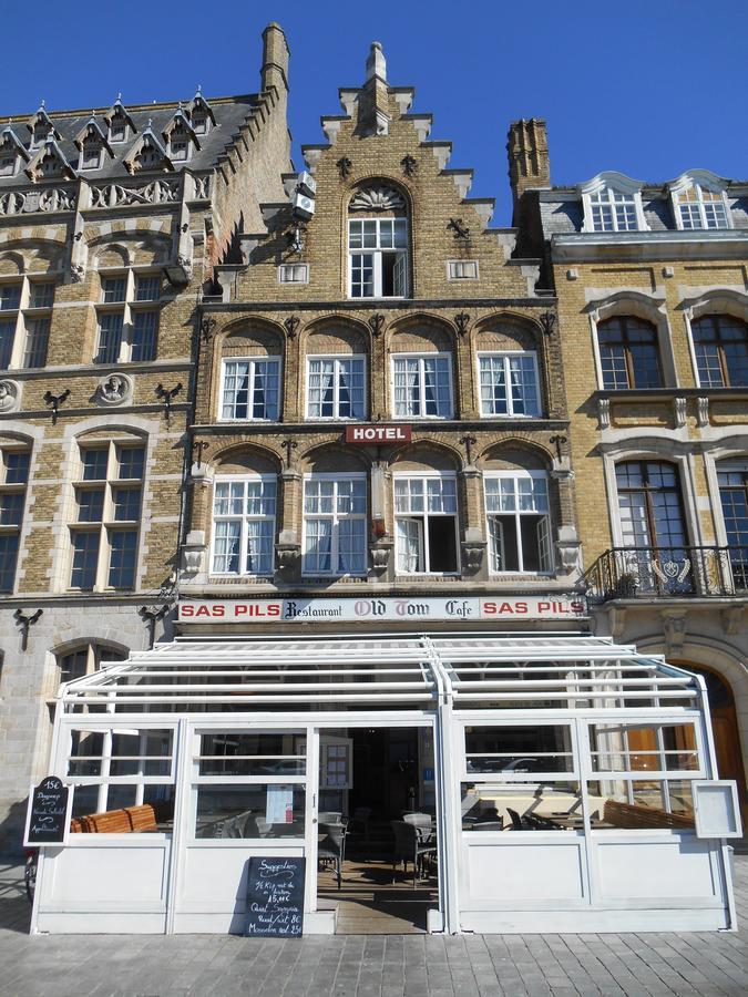 איפר Hotel Old Tom מראה חיצוני תמונה