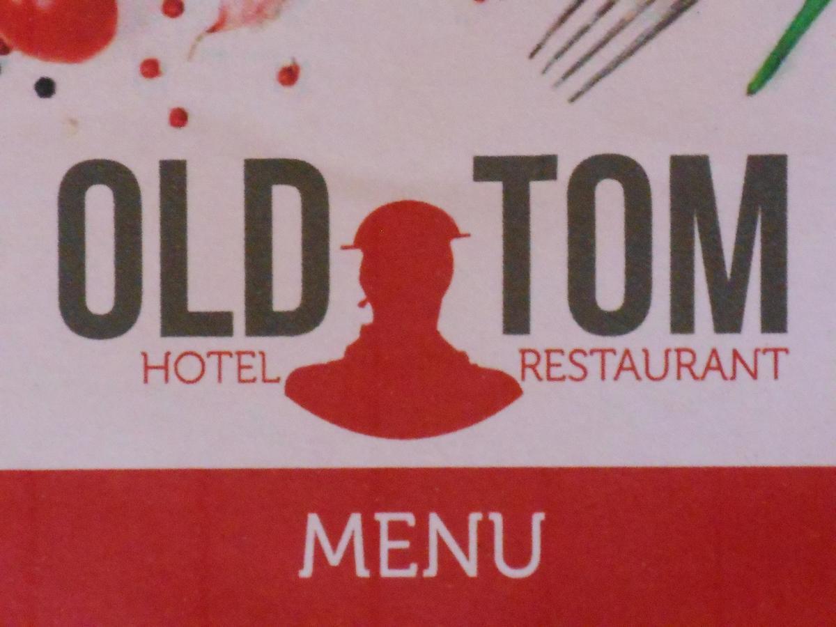איפר Hotel Old Tom מראה חיצוני תמונה